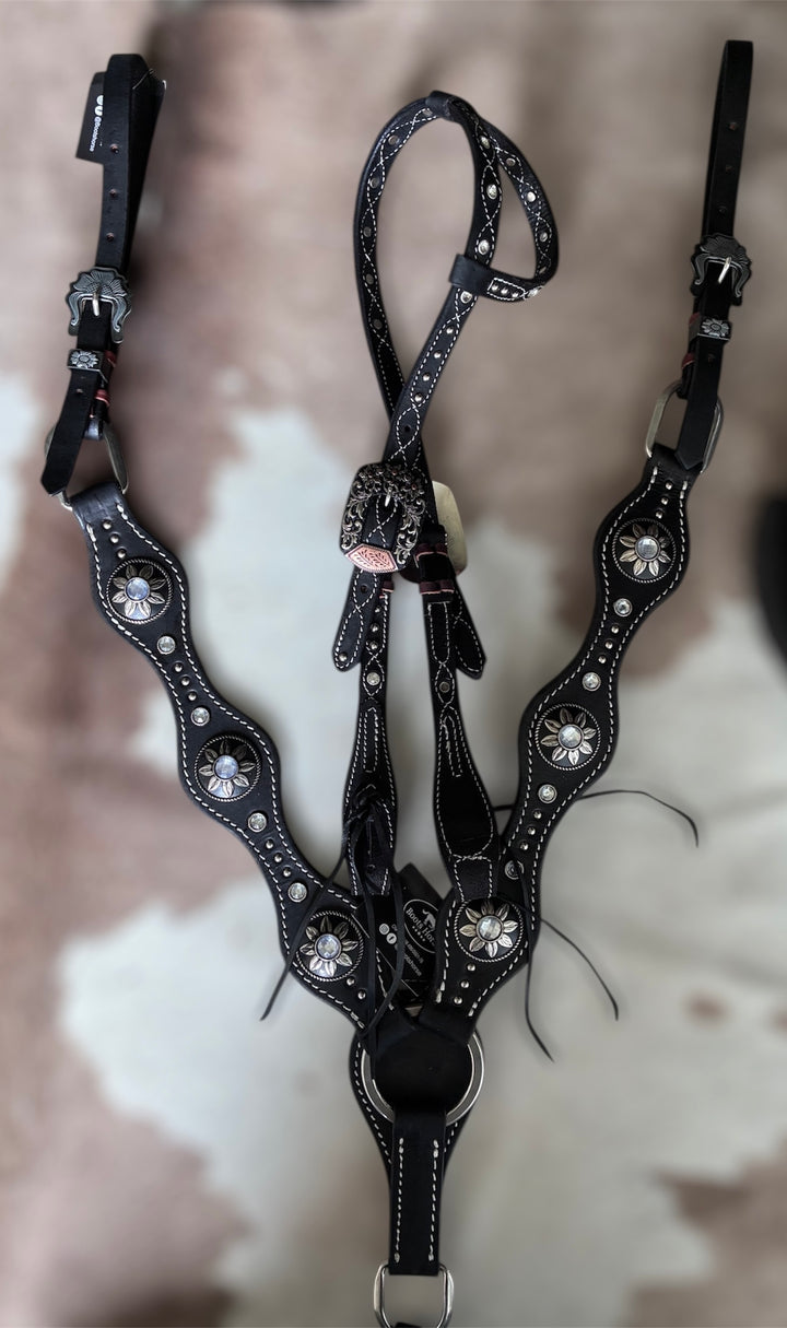 Concho Tack Set